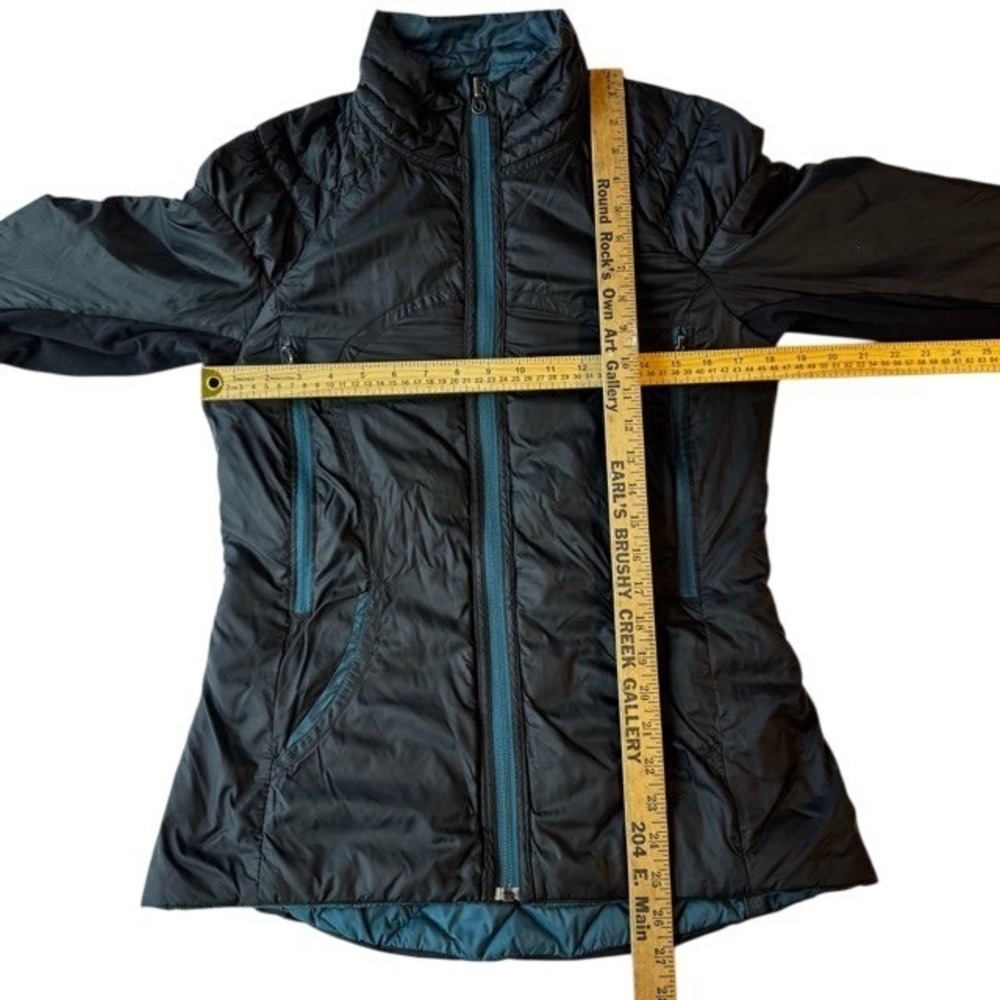 Lululemon Womens Run Turn Around Reversible Down Jacket in black and teal Sz 8 - Picture 8 of 11